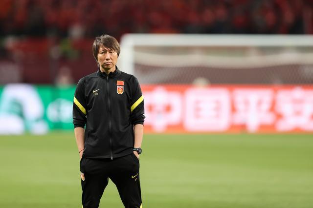 开云中国-【观察】足协挺李铁,更应该拉一把谢晖